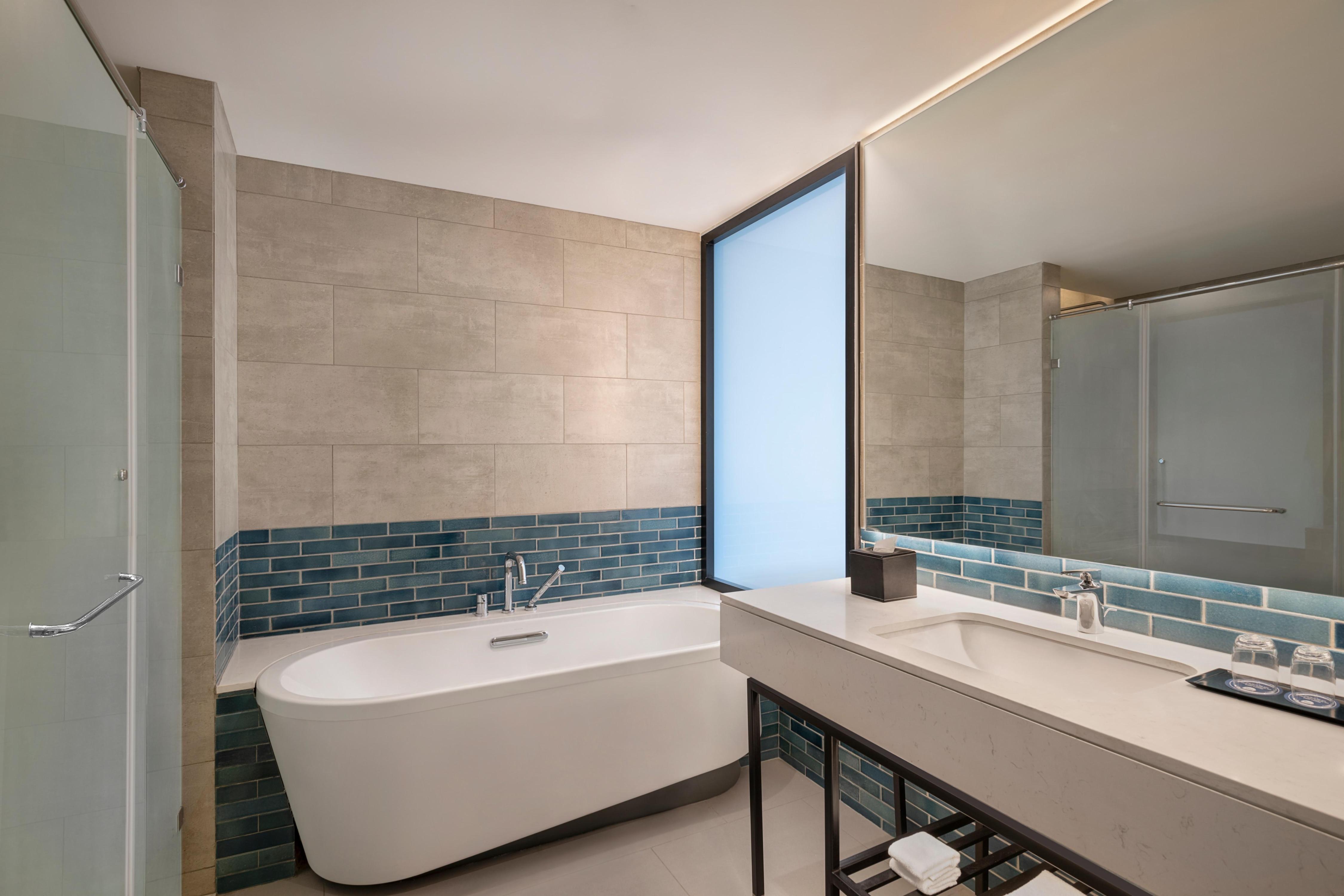 Four Points by Sheraton Chennai Velachery Room Type - Executive Suite Room, Executive Suite, 1 King, City view Four Points by Sheraton Chennai Velachery Room Type - Executive Suite Room, Executive Suite, 1 King, City view