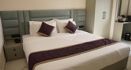 RR Hotel & Banquet Room Type - BUDGET