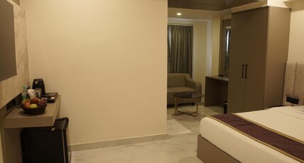 RR Hotel & Banquet Room Type - STANDARD