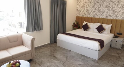 RR Hotel & Banquet Room Type - LUXURY