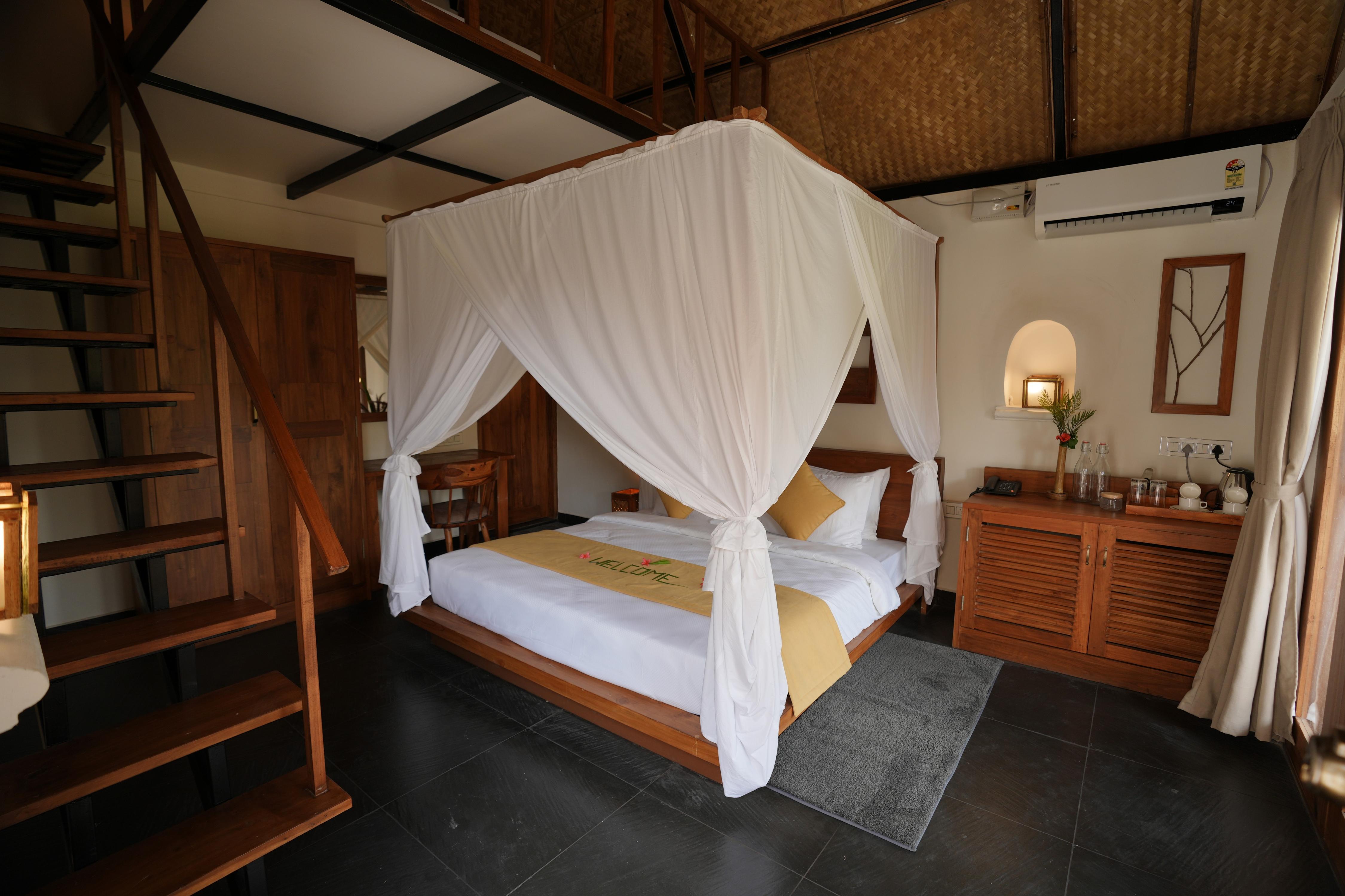 Niruttara Kabini Room Type - Paddy Pool Hut