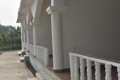 Hotel Gunj the garden and restaurant