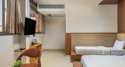Anantharaa Hotel Tiruvannamalai Room Type - Hill View Triple