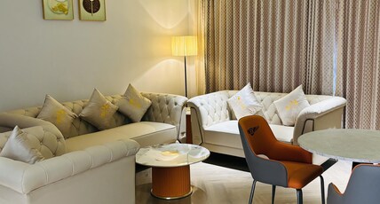 FOUR POINT CORNER Room Type - Royal Suite