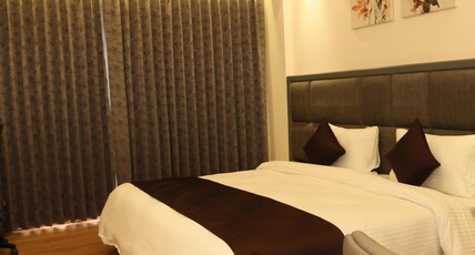 Suisen Residency Room Type - Deluxe Room with Private Balcony