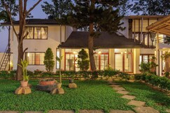 Azura Villa by StayJade|Luxurious|Huge Garden