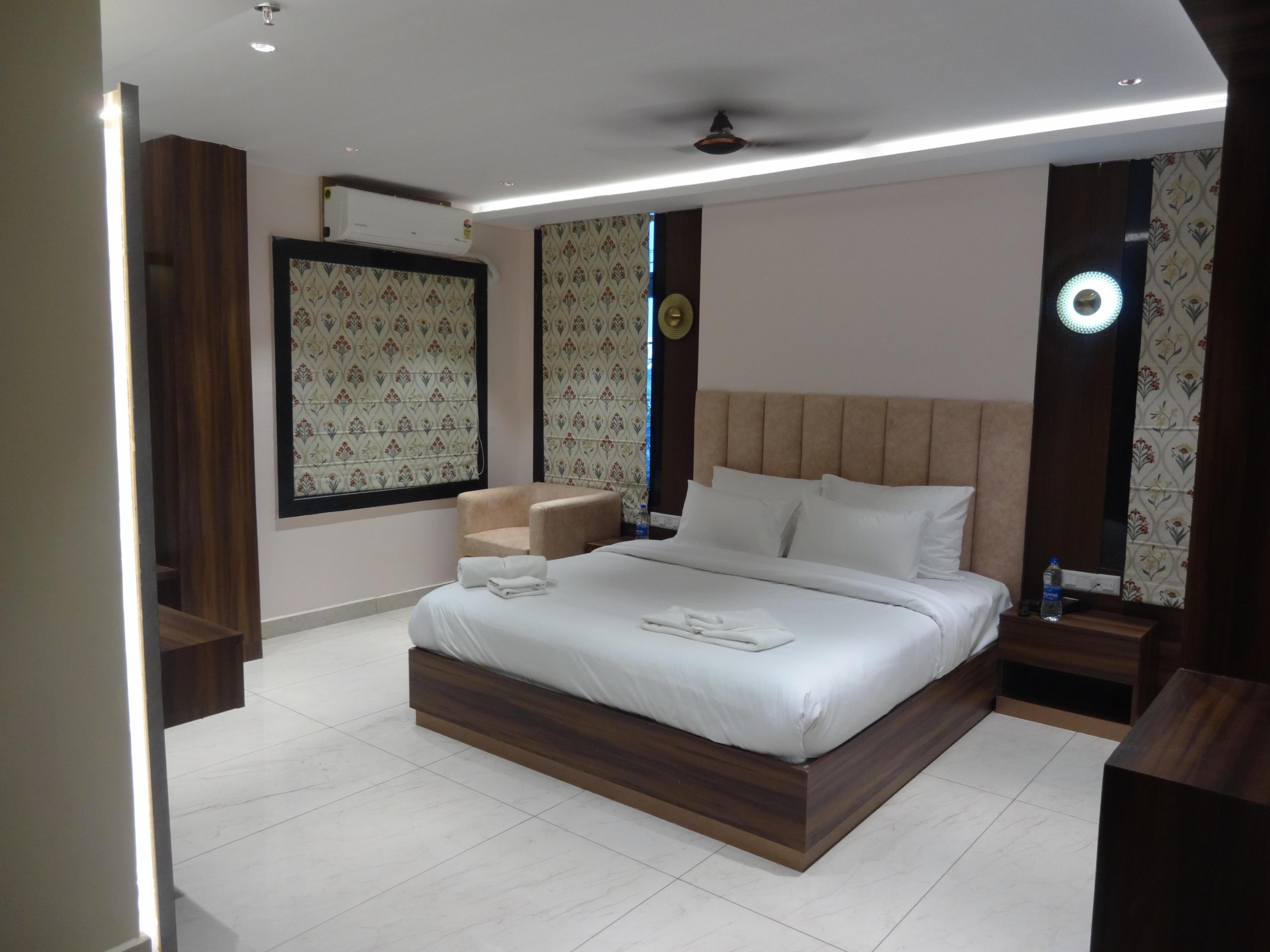 Hotel Ananta Sayana - Tap to explore photos