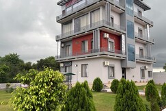 Green Looshy Hotel And Resort