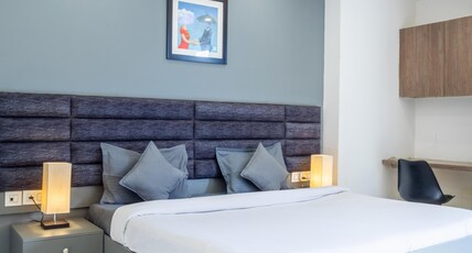 Housr 46 M2K Corp Near Park Hospital Sector 46 Room Type - Classic King Room
