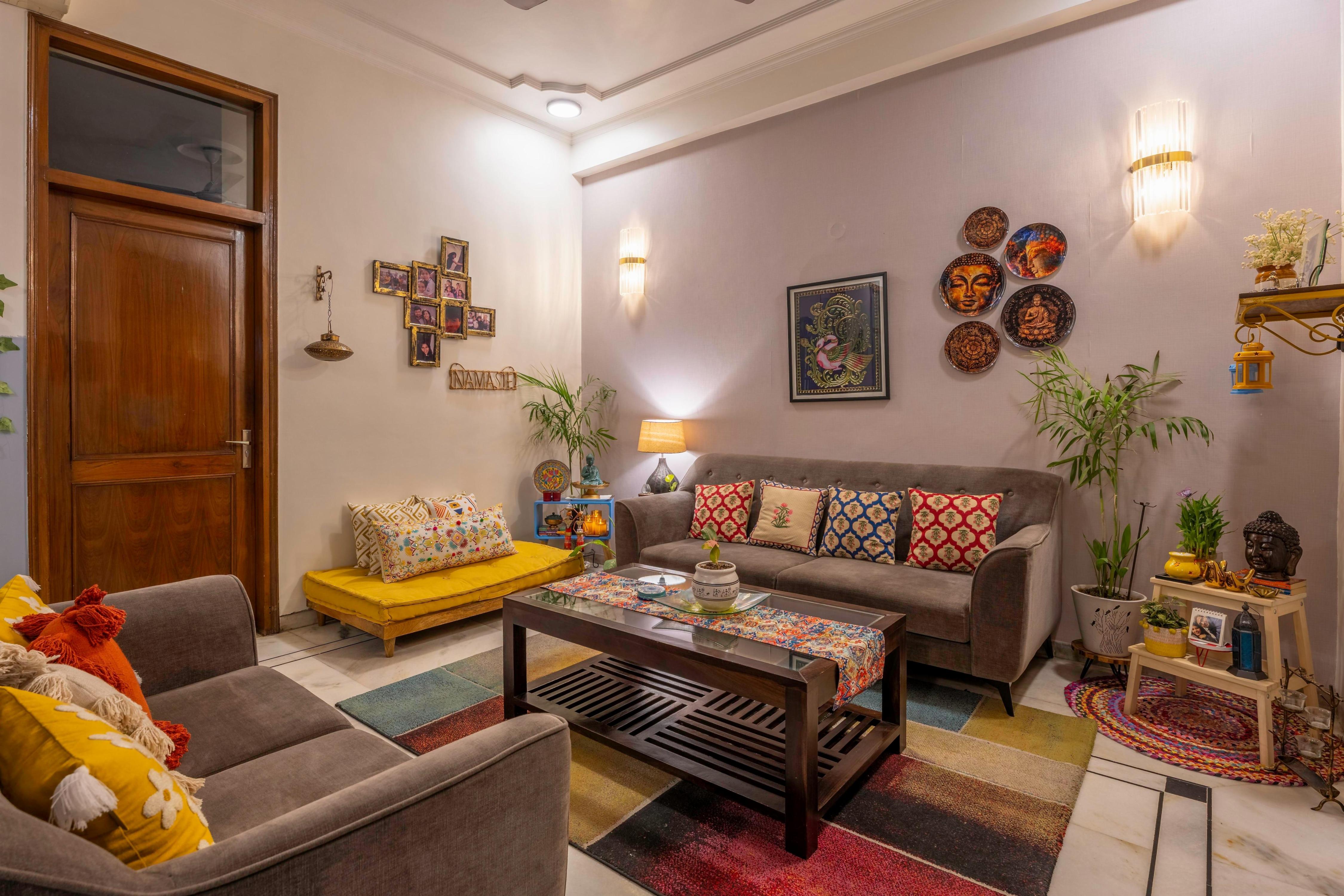 Comfortable Stay in Kalkaji - Tap to explore photos