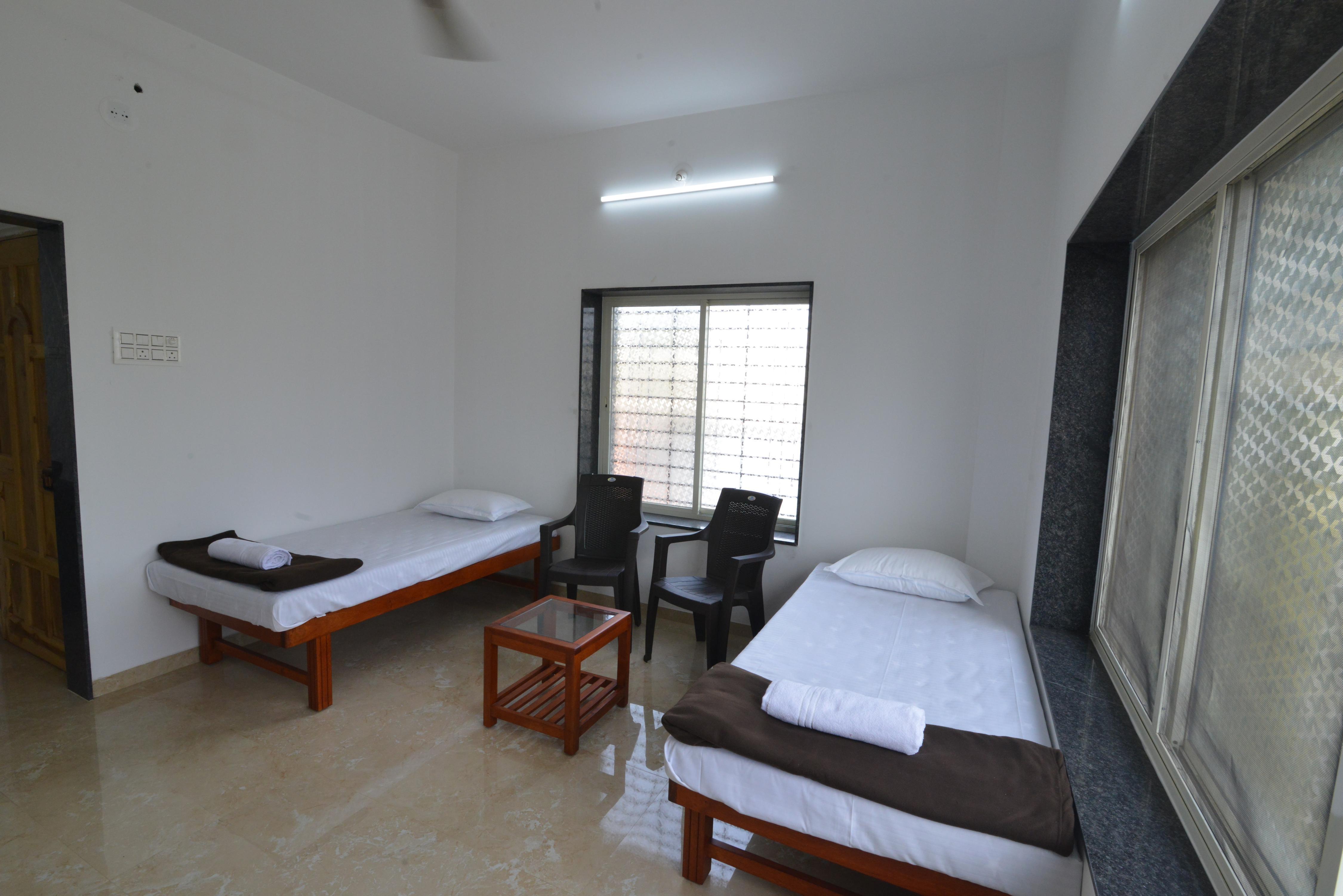 Guruprasad Homestay - Tap to explore photos