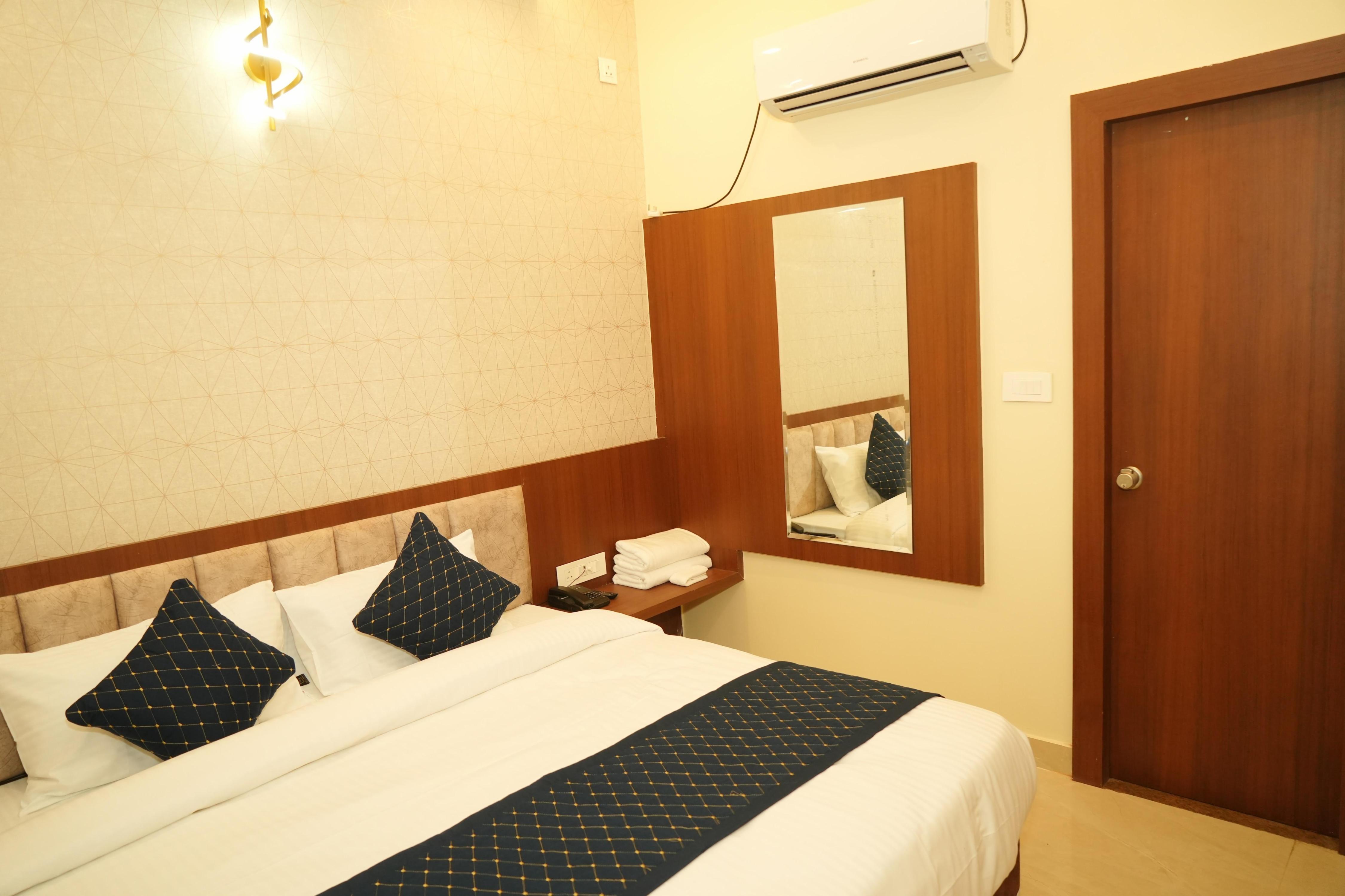 Hotel SHRI KEDAR INN - Tap to explore photos