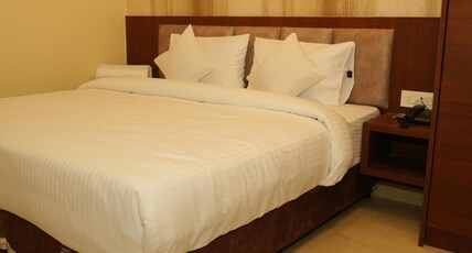 Hotel SHRI KEDAR INN Room Type - Deluxe Room