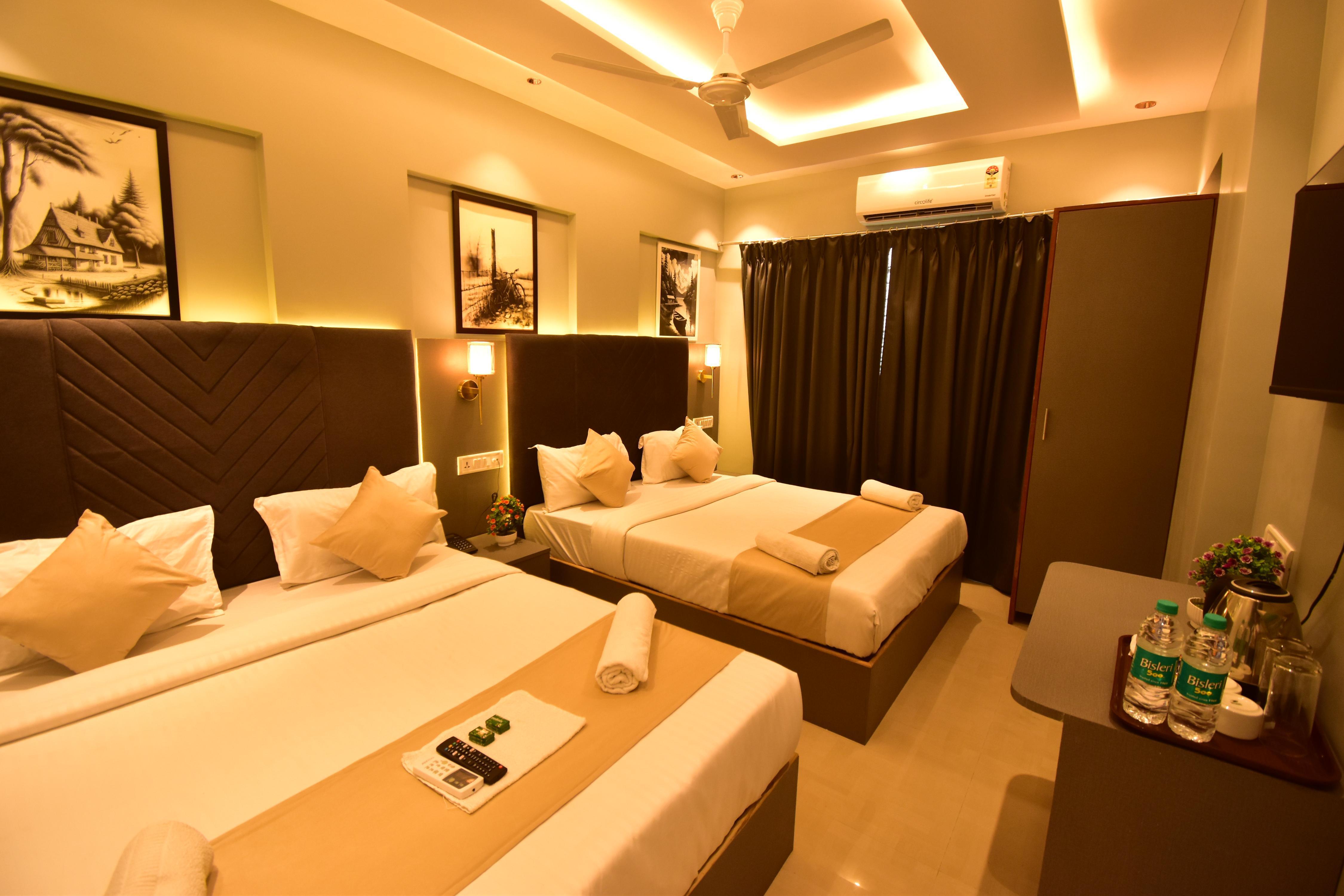 Hotel Dhanvantari Room Type - Luxury Room