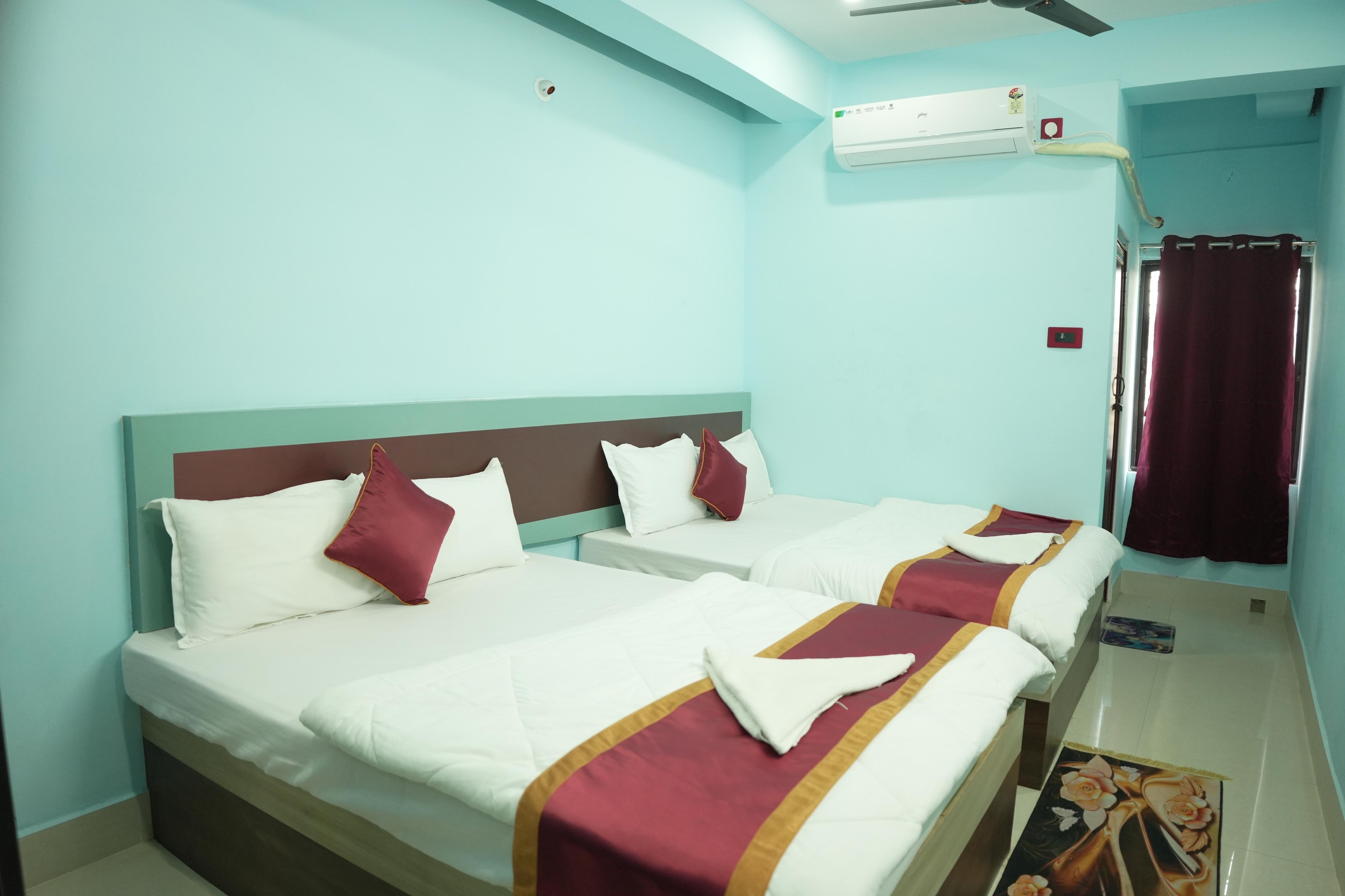 HOTEL SURYADEEP Room Type - AC 4 BED STANDARD