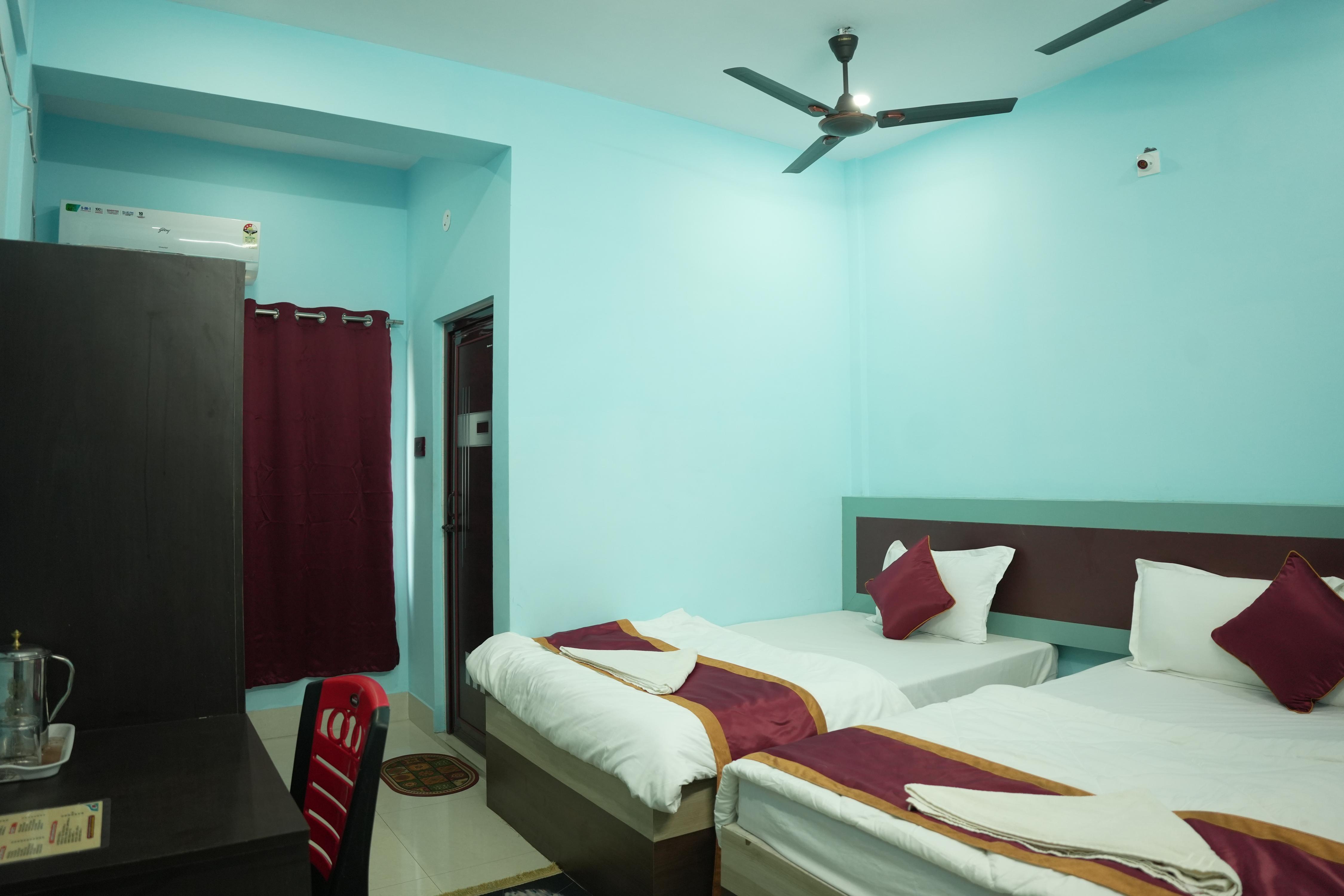 HOTEL SURYADEEP Room Type - AC TRIPPLE STANDARD