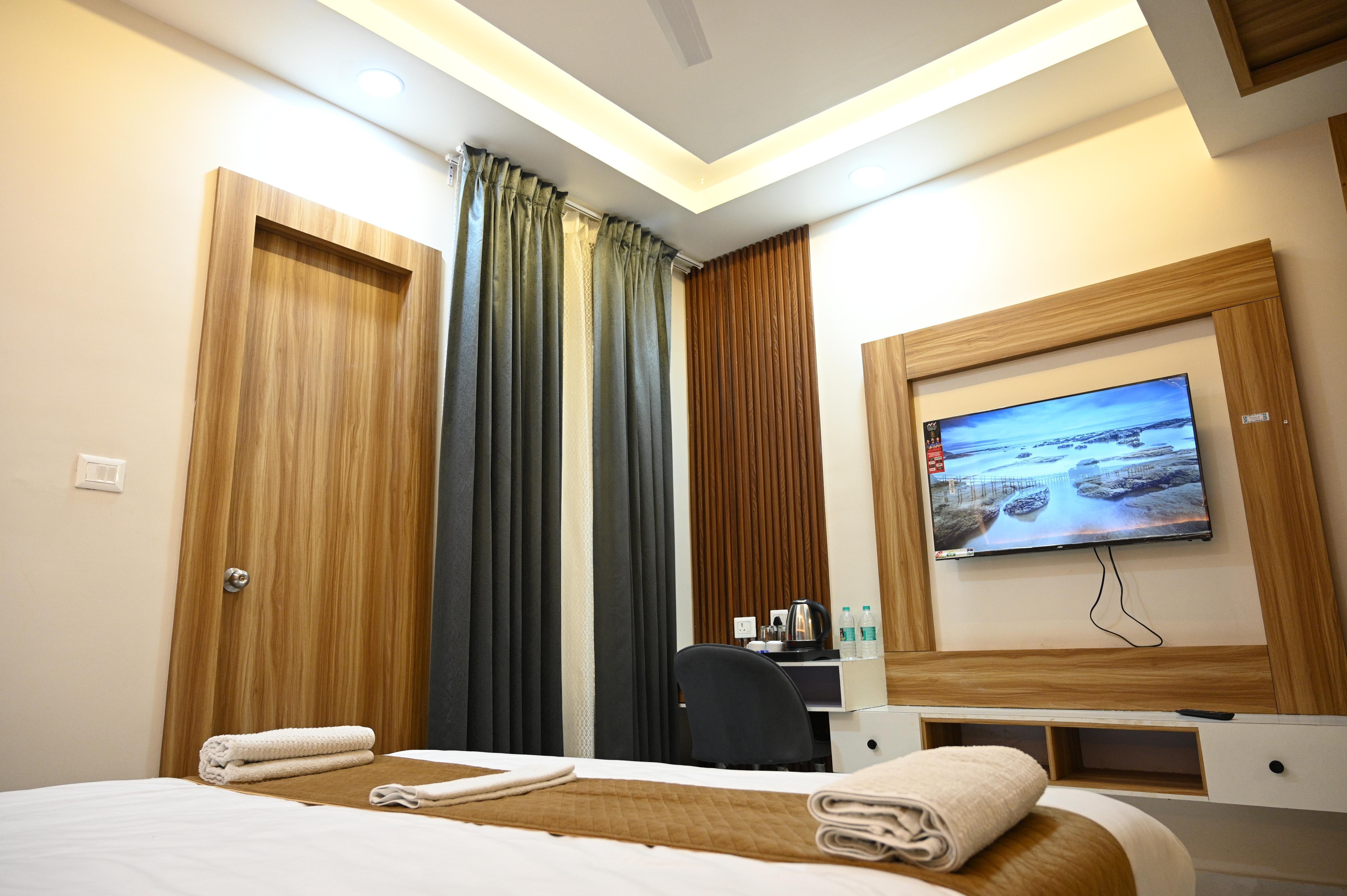 The Janki Hotel Room Type - Super Deluxe Room