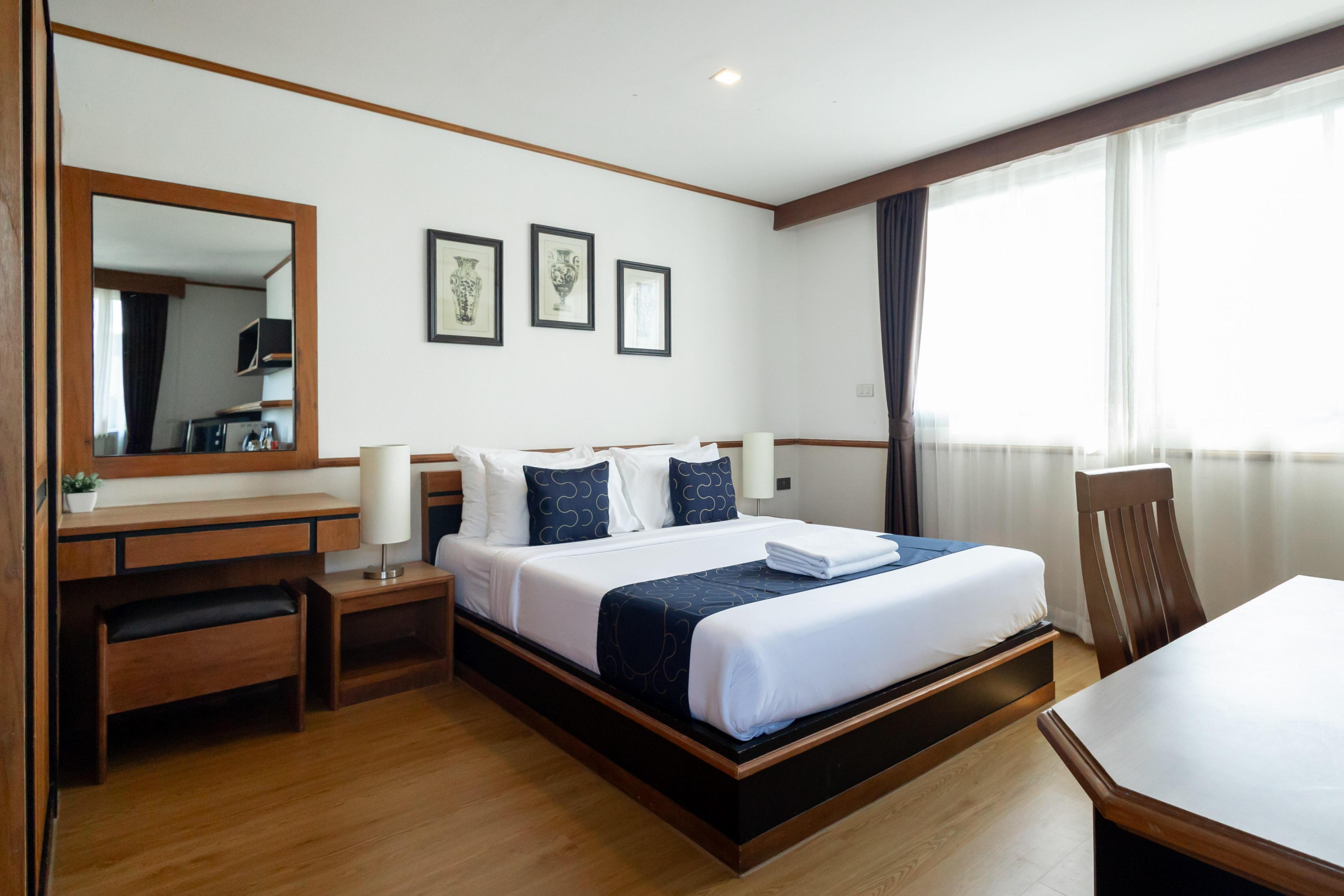 Nature Boutique Hotel Ratchayothin - Tap to explore photos