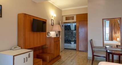 Dunn perk Manor Room Type - Executive Room with Balcony Dunn perk Manor Room Type - Executive Room with Balcony