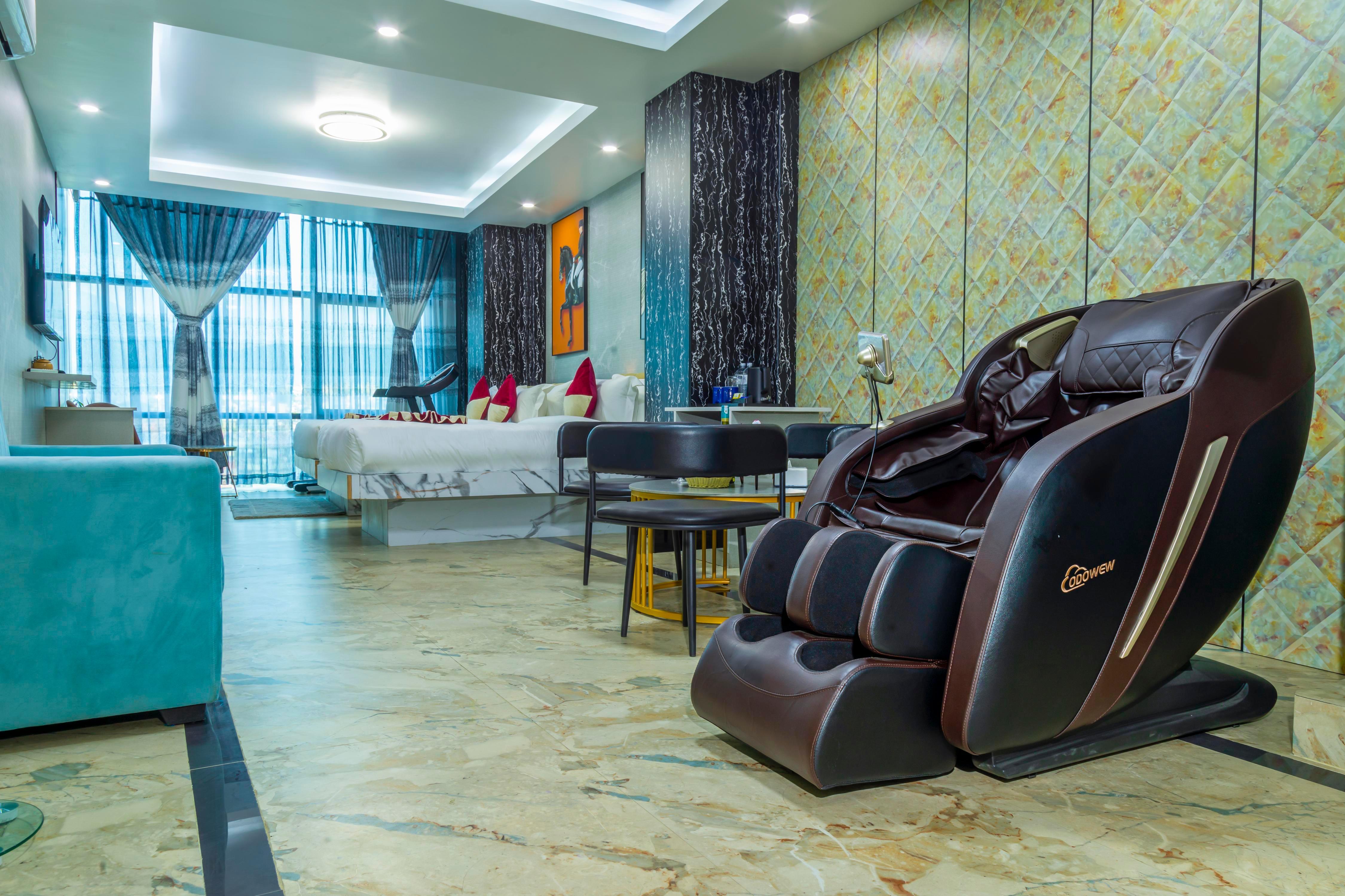 Hotel Robot Room Type - Suite Room
