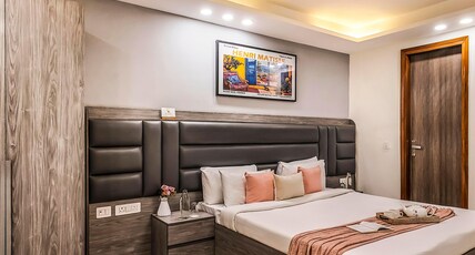 Alaya Stays Liv Regalia Suites, Golf Course Rd near galleria Room Type - Liv Regalia 1 BHK Suite with Restaurant