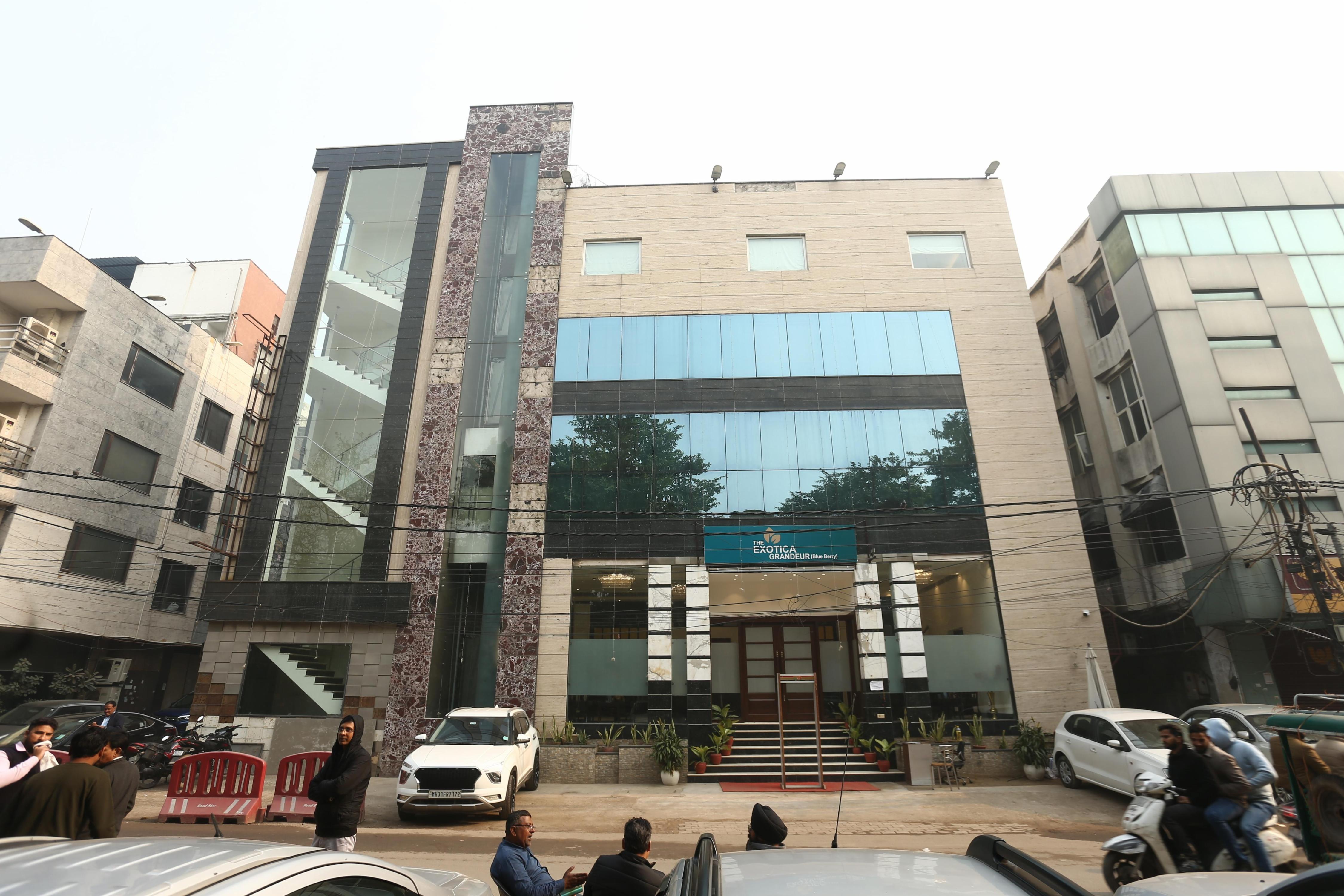 The Exotica Grandeur
