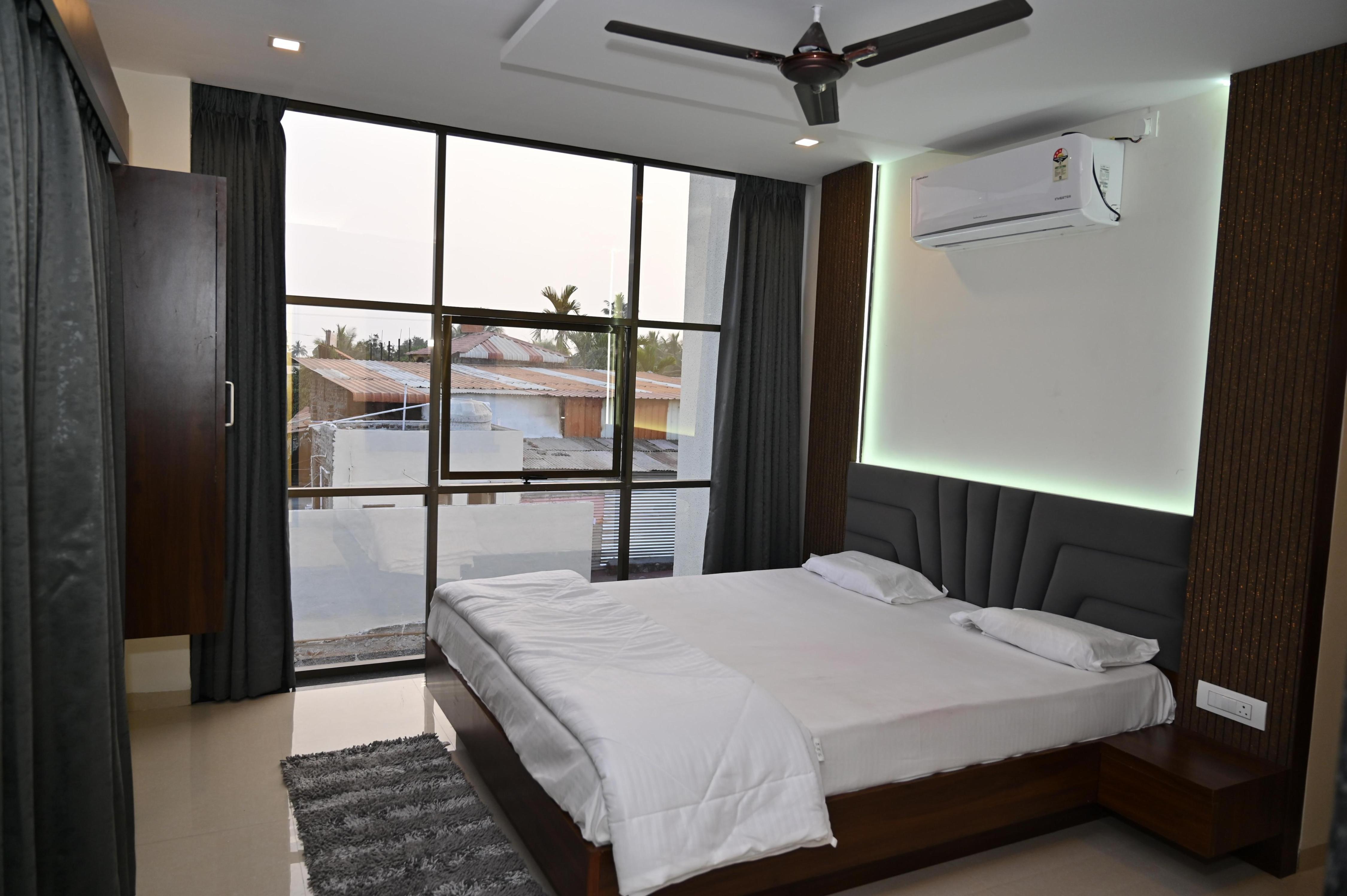 Satyam Palace & Lodging Room Type - Deluxe AC Room