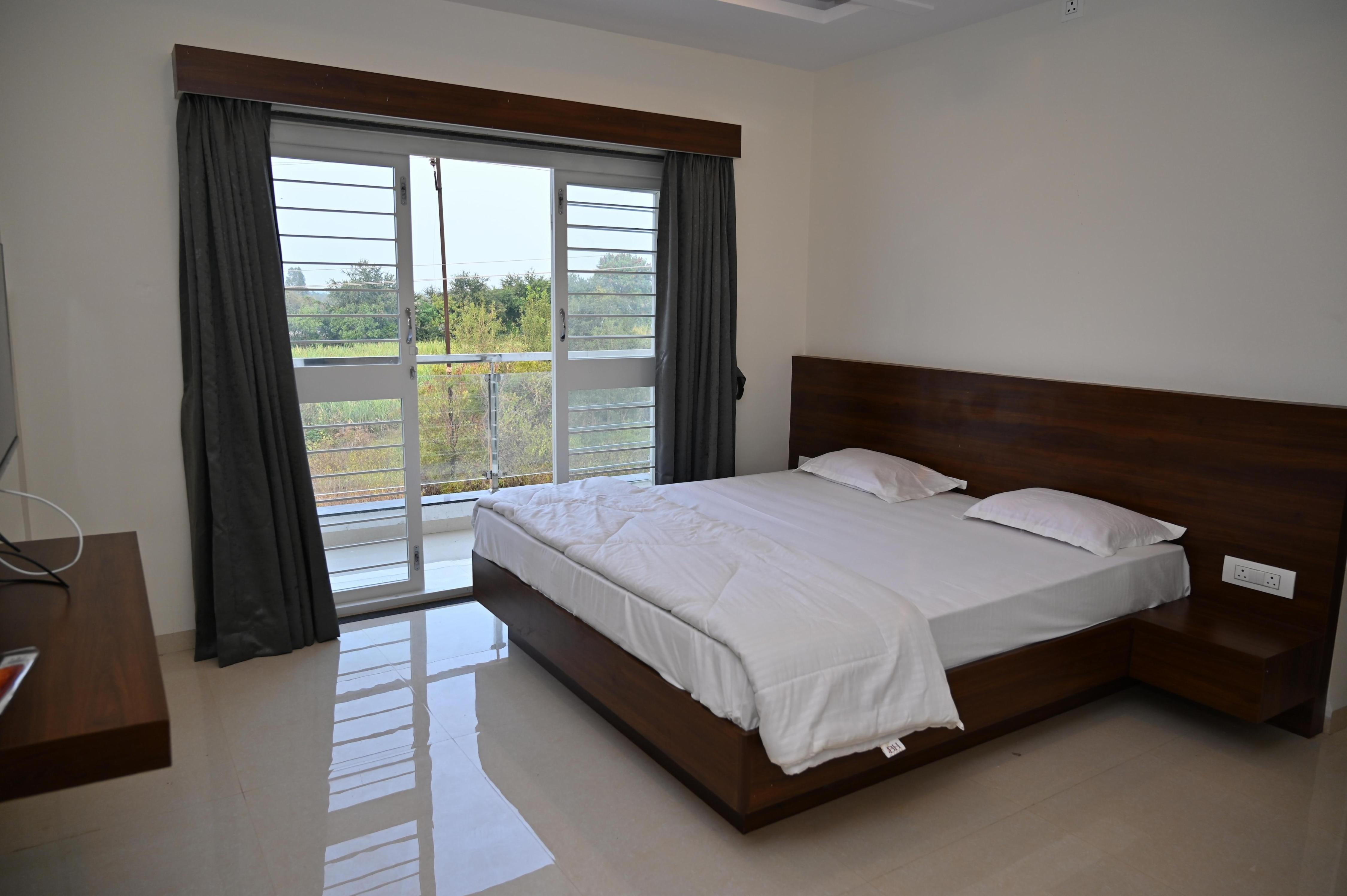 Satyam Palace & Lodging
