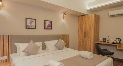 Hotel Shoolin Comforts Room Type - Deluxe Rooms
