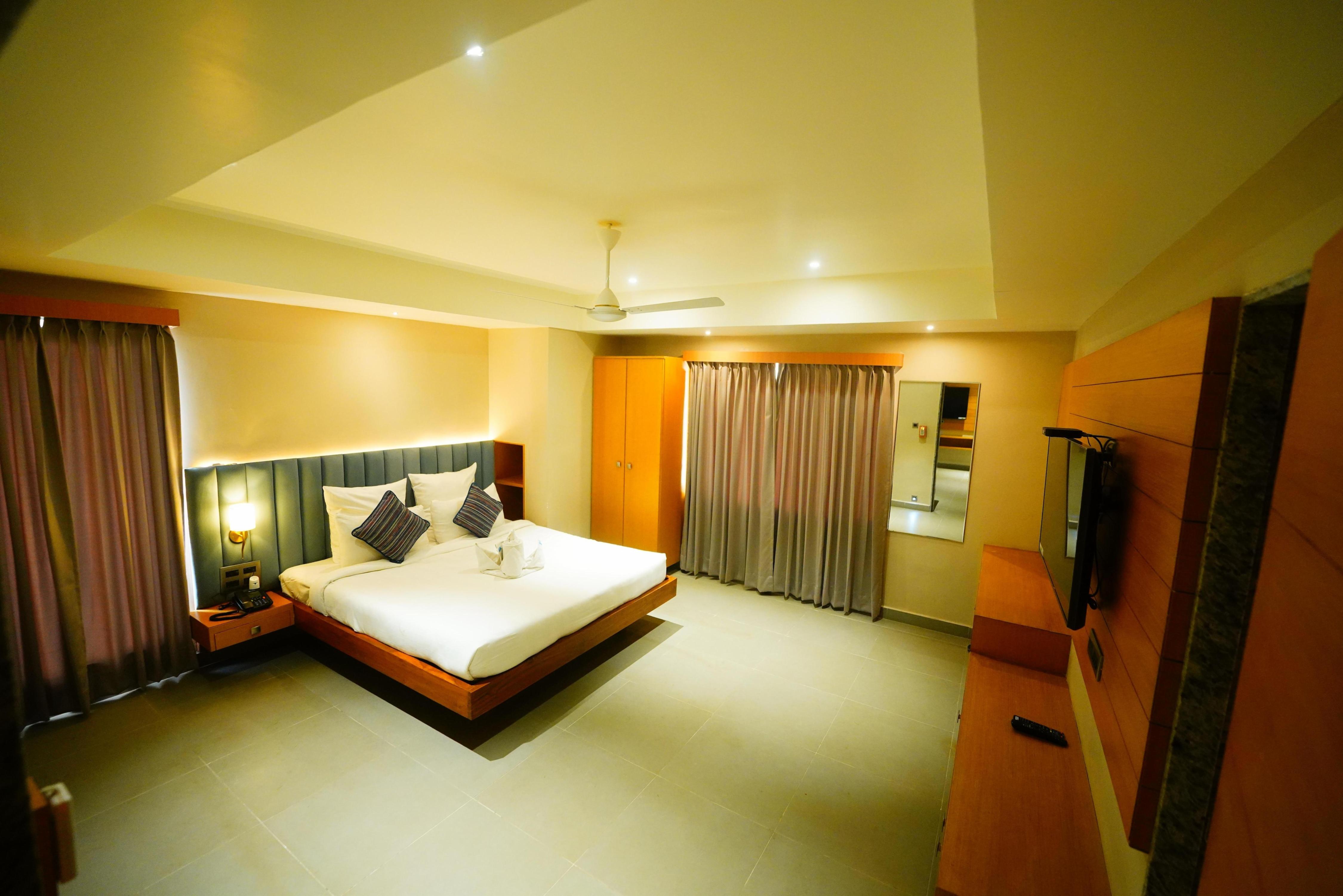 Siera beach Hotel and Suites - Tap to explore photos