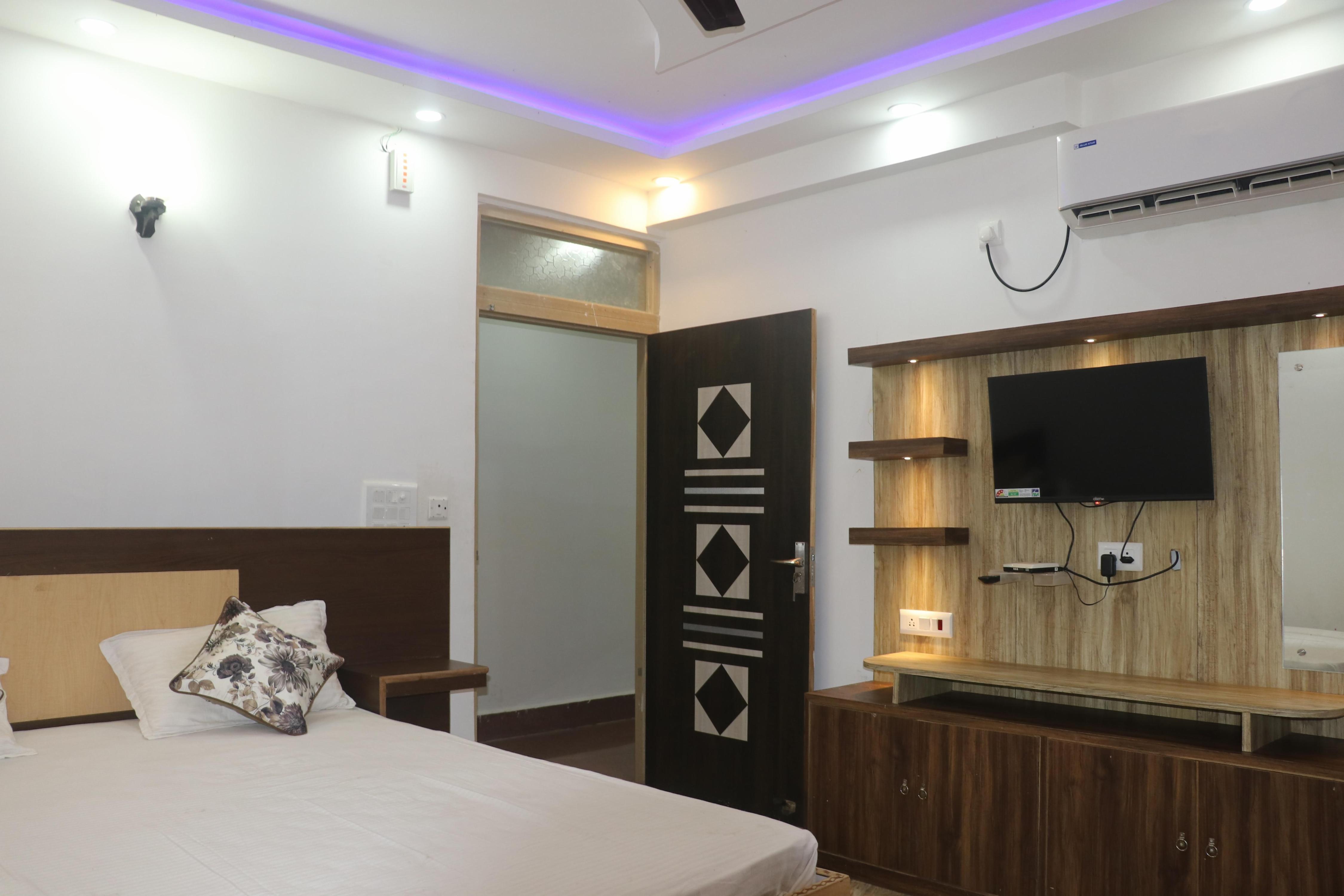 Narayan Marriage Hall Room Type - Deluxe Room