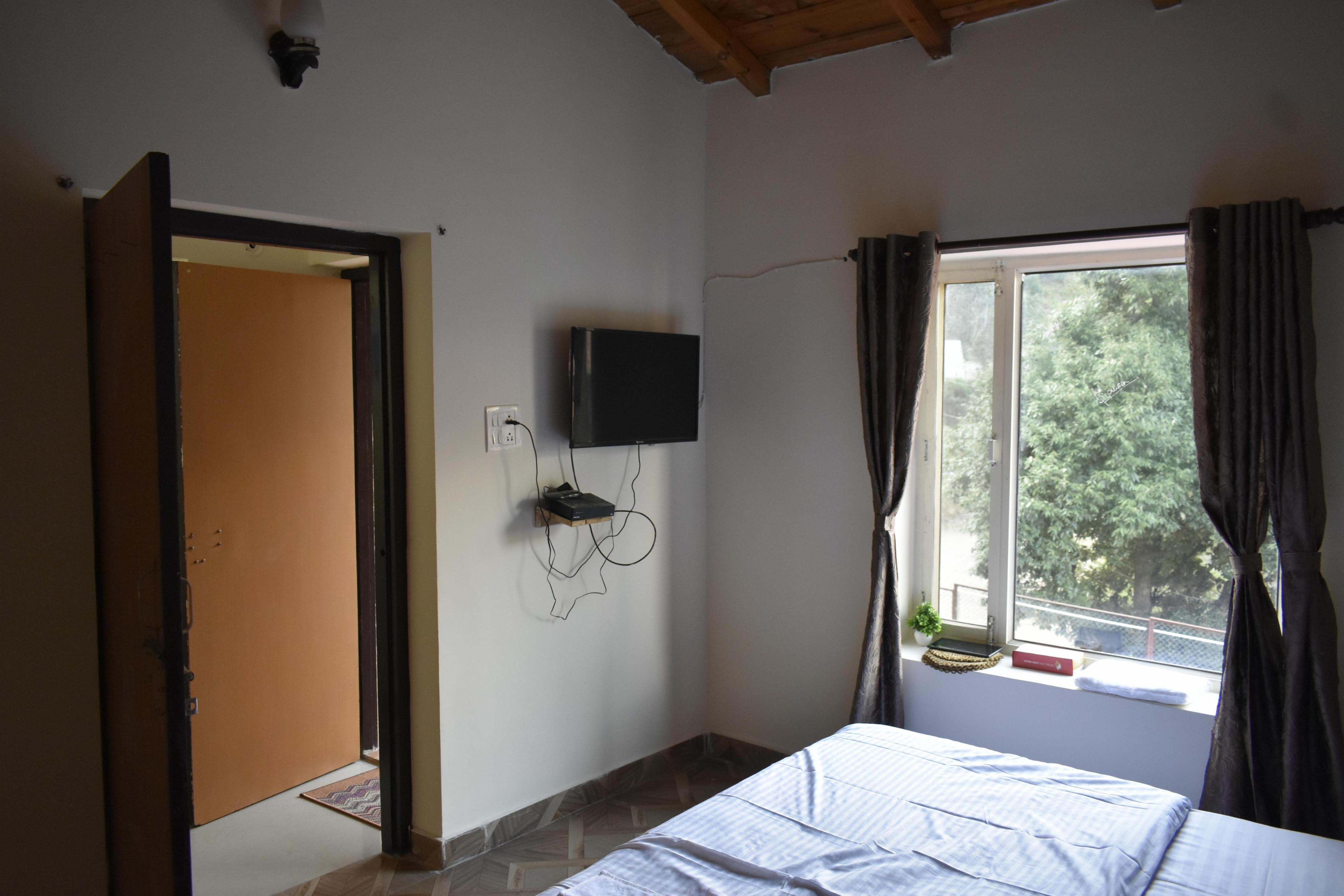 ParoHomeStays - Tap to explore photos