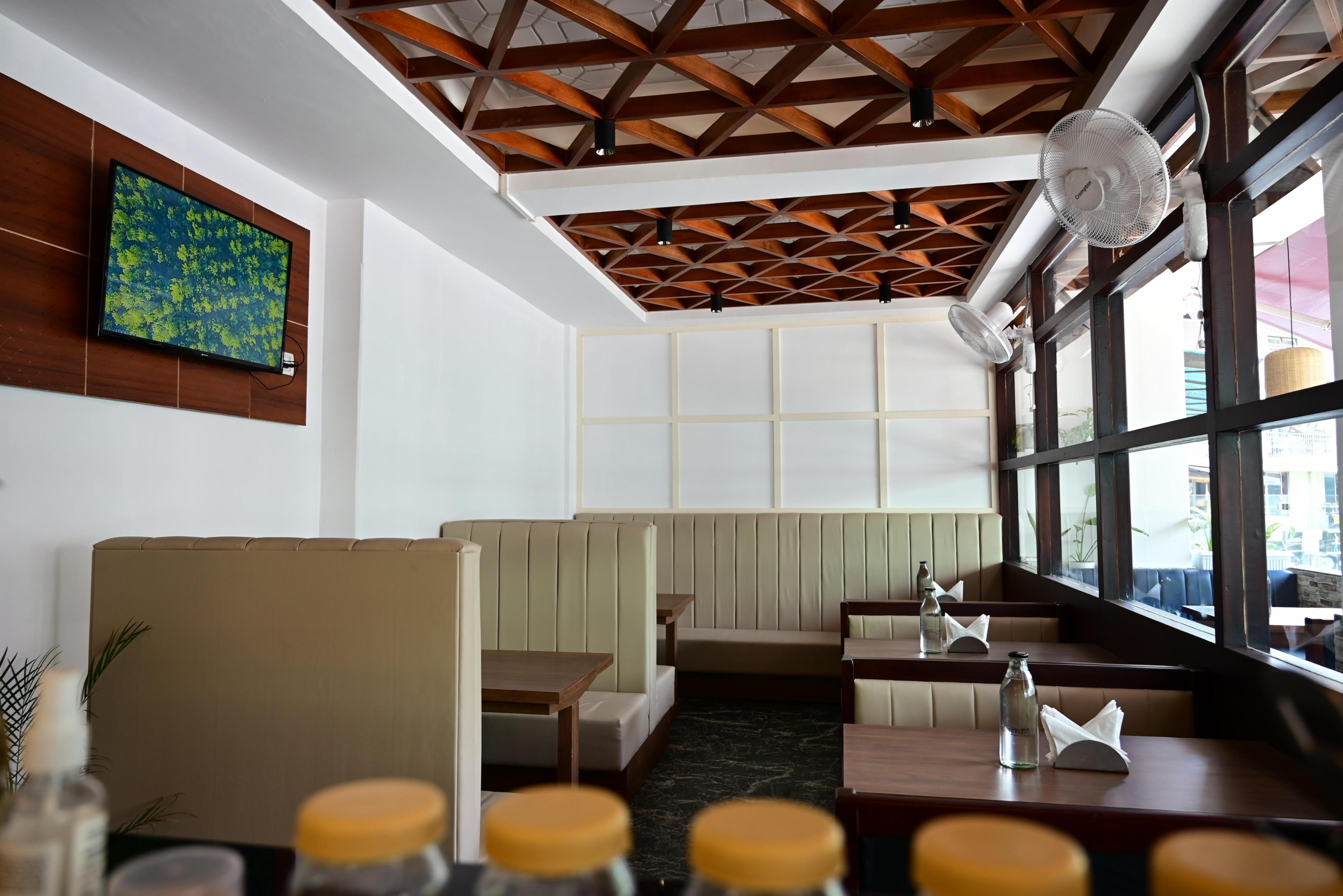 Hotel Zimkhang - Tap to explore photos