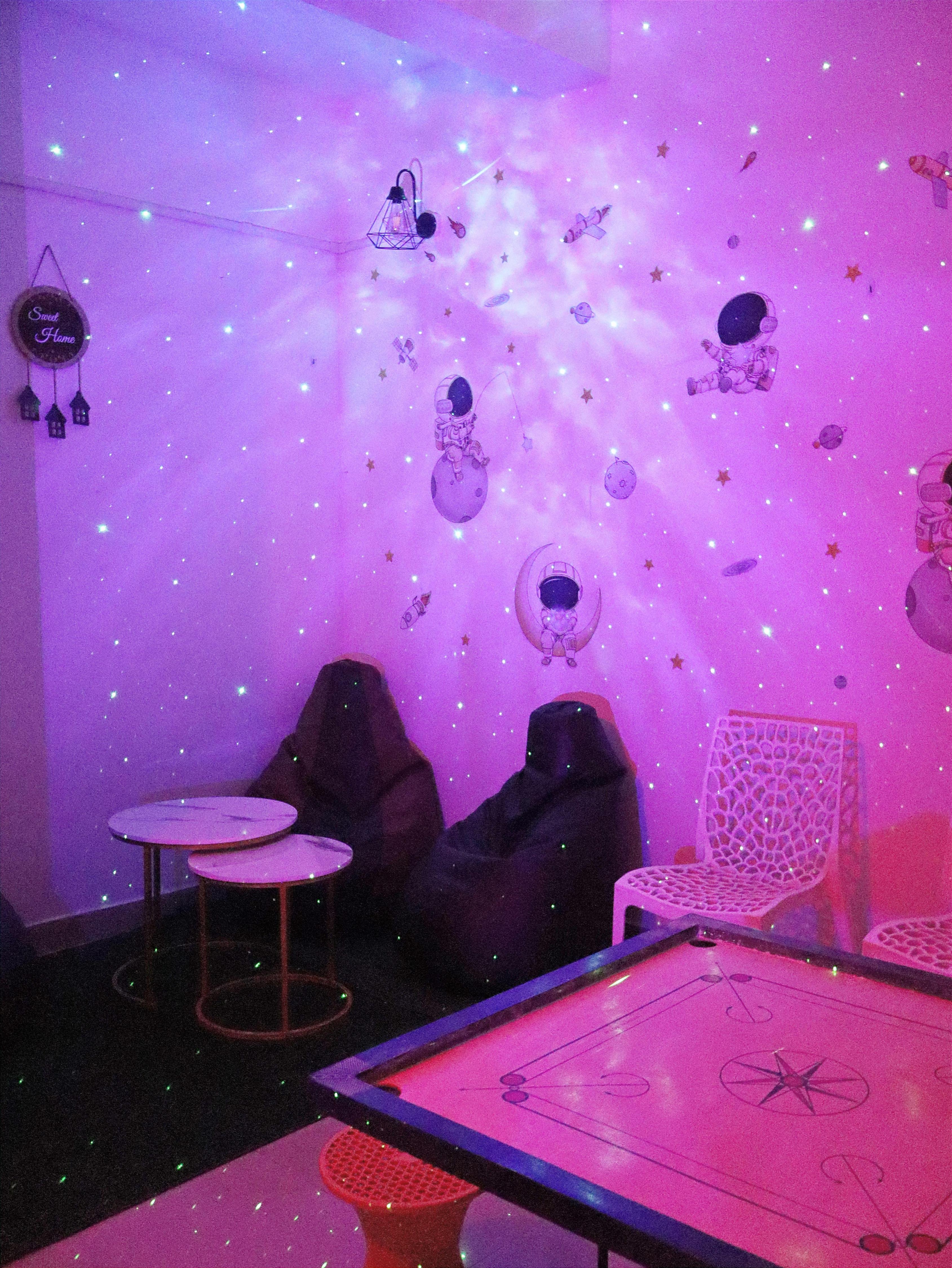 Nomad's Nest Backpackers Hostel - Tap to explore photos