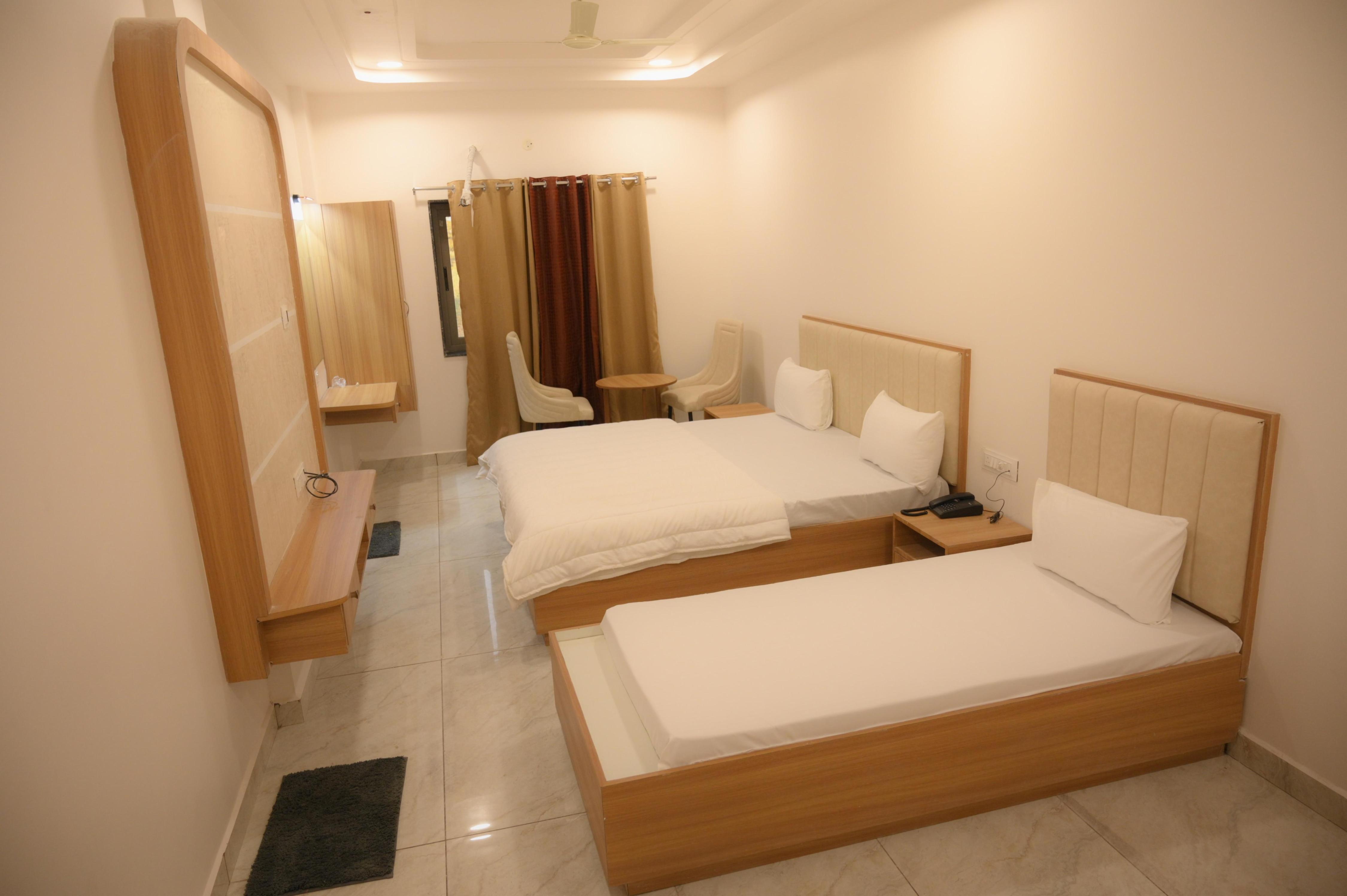 HOTEL RANN FRONT Room Type - Family Room