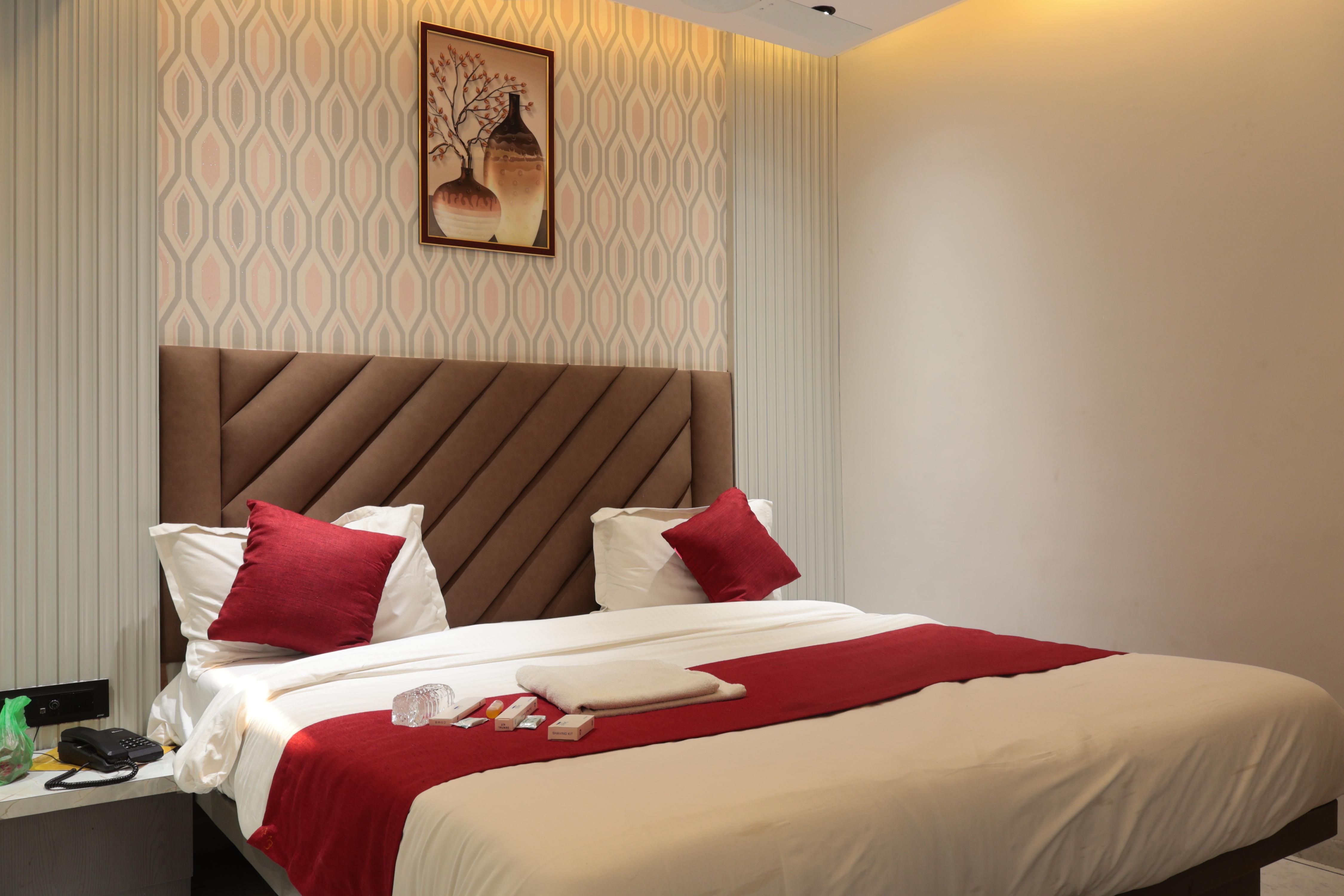 Hotel Dhara Room Type - Premium Room