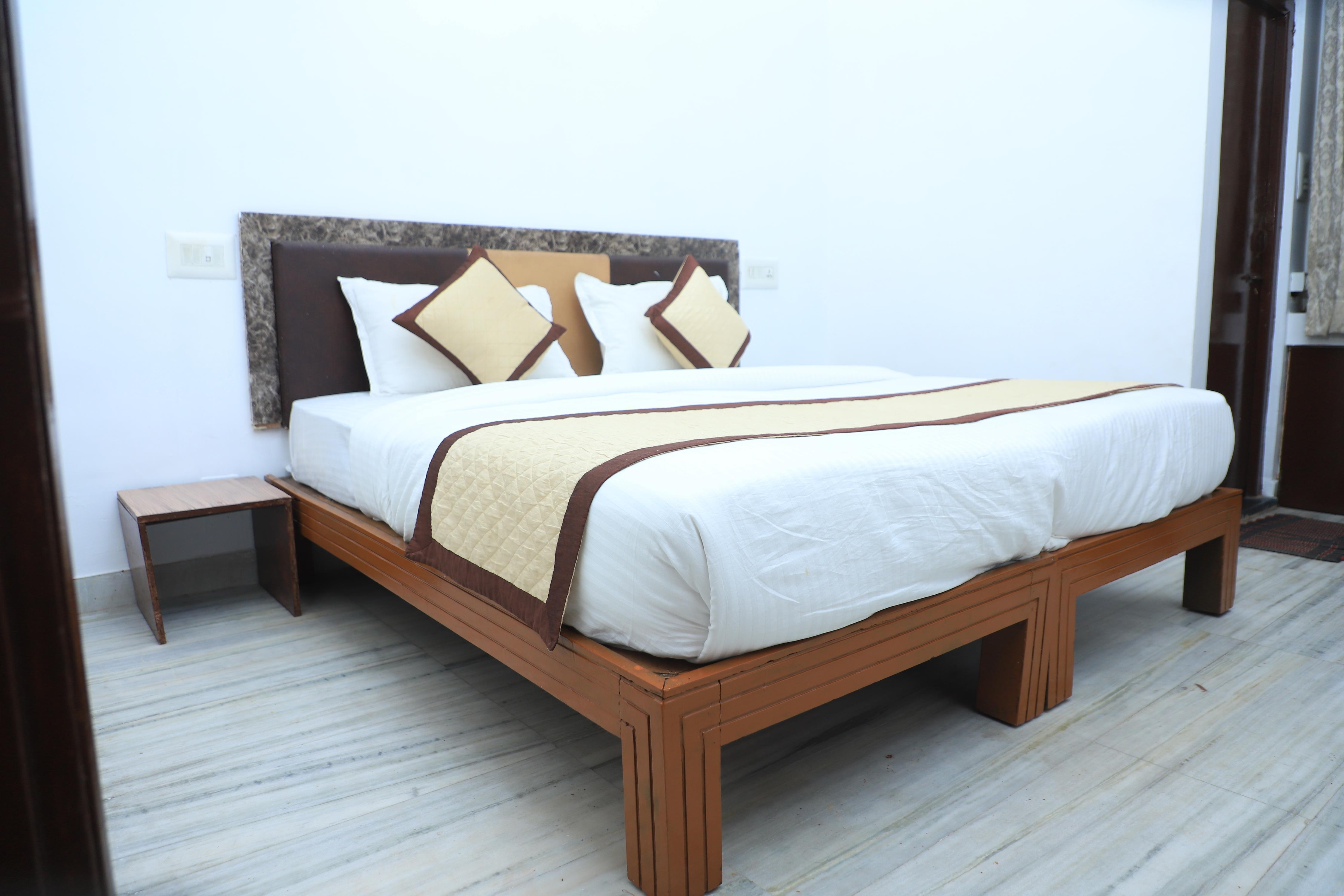 RANAKUNJ HOTEL & RESTAURANT Room Type - STANDARD ROOM