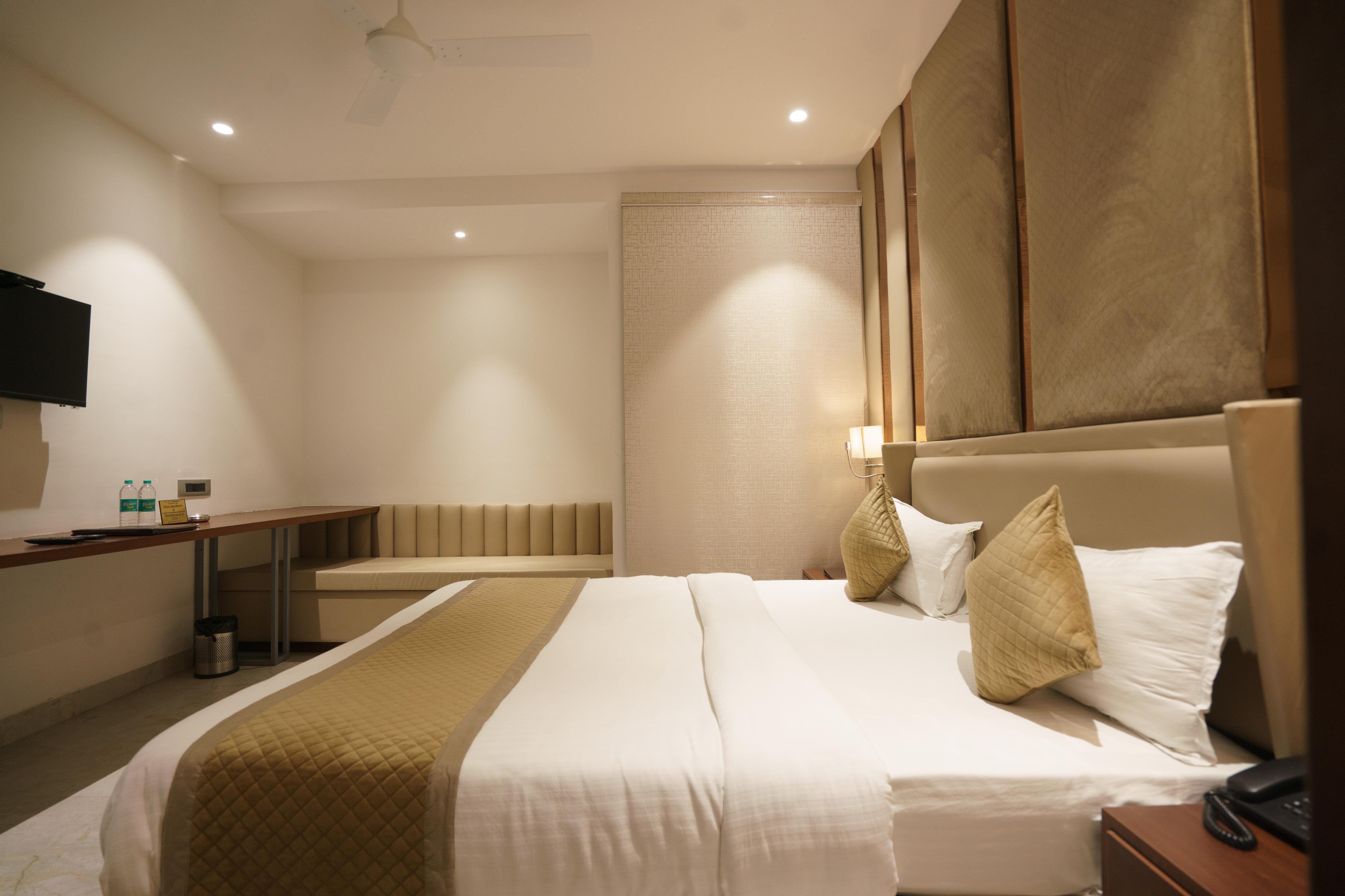 AUREA BY THE WALLFLOWER HOTELS - Tap to explore photos