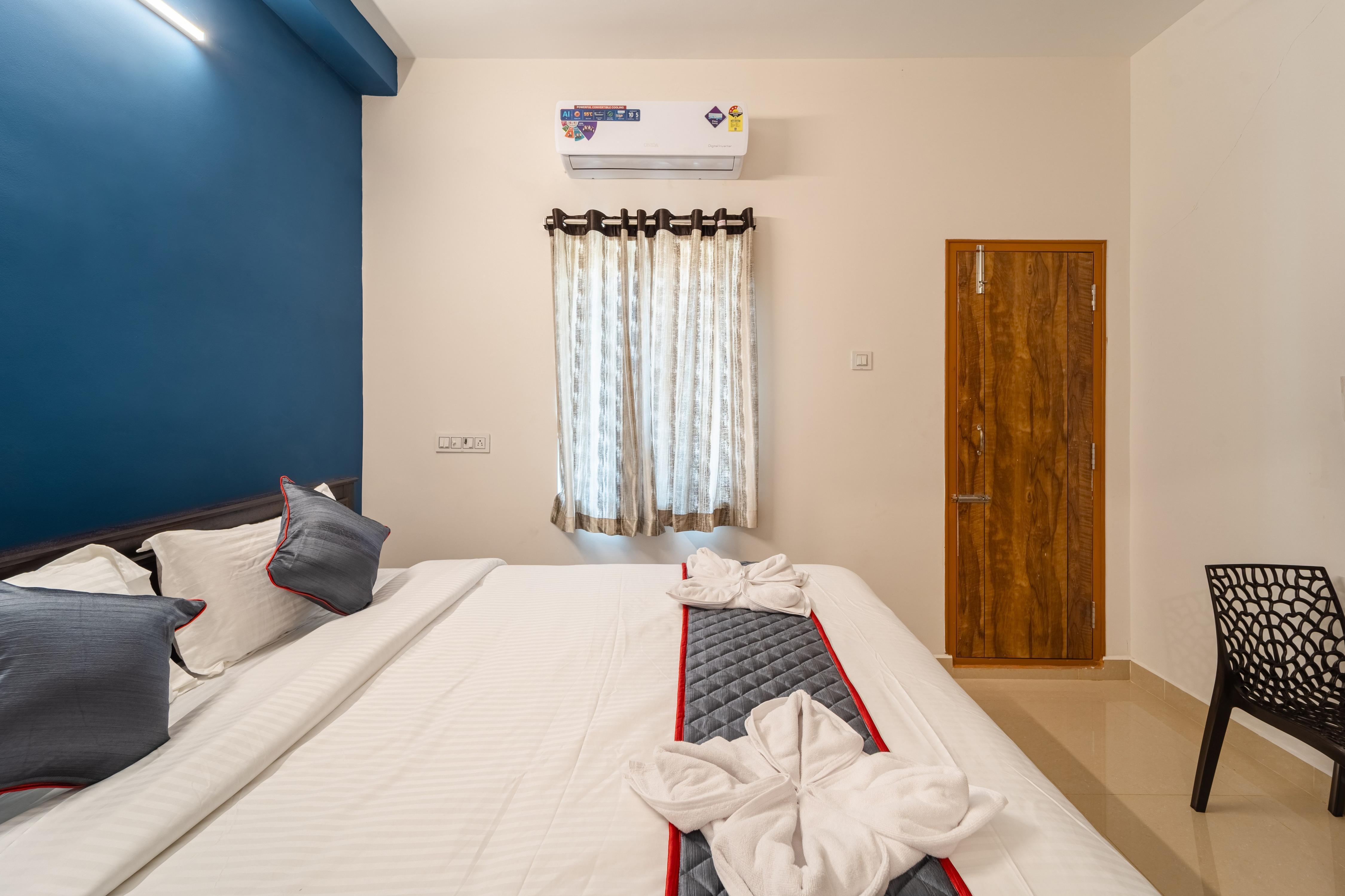 Infinity Stays - Tap to explore photos