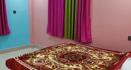 ADITYA GUEST HOUSE Room Type - DELUXE KING SIZE ROOM ( NON AC)