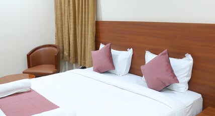 Hotel Balaji Green Park Room Type - Deluxe Room