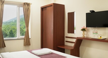 Hotel Balaji Green Park Room Type - Deluxe Room Hotel Balaji Green Park Room Type - Deluxe Room