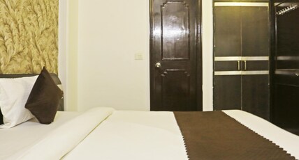 Aerocity Inn Plaza Room Type - Deluxe Room