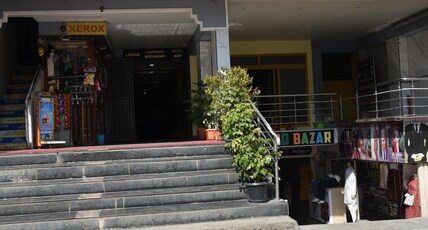 Sri Sai Residence Room Type - Deluxe PREMIUM