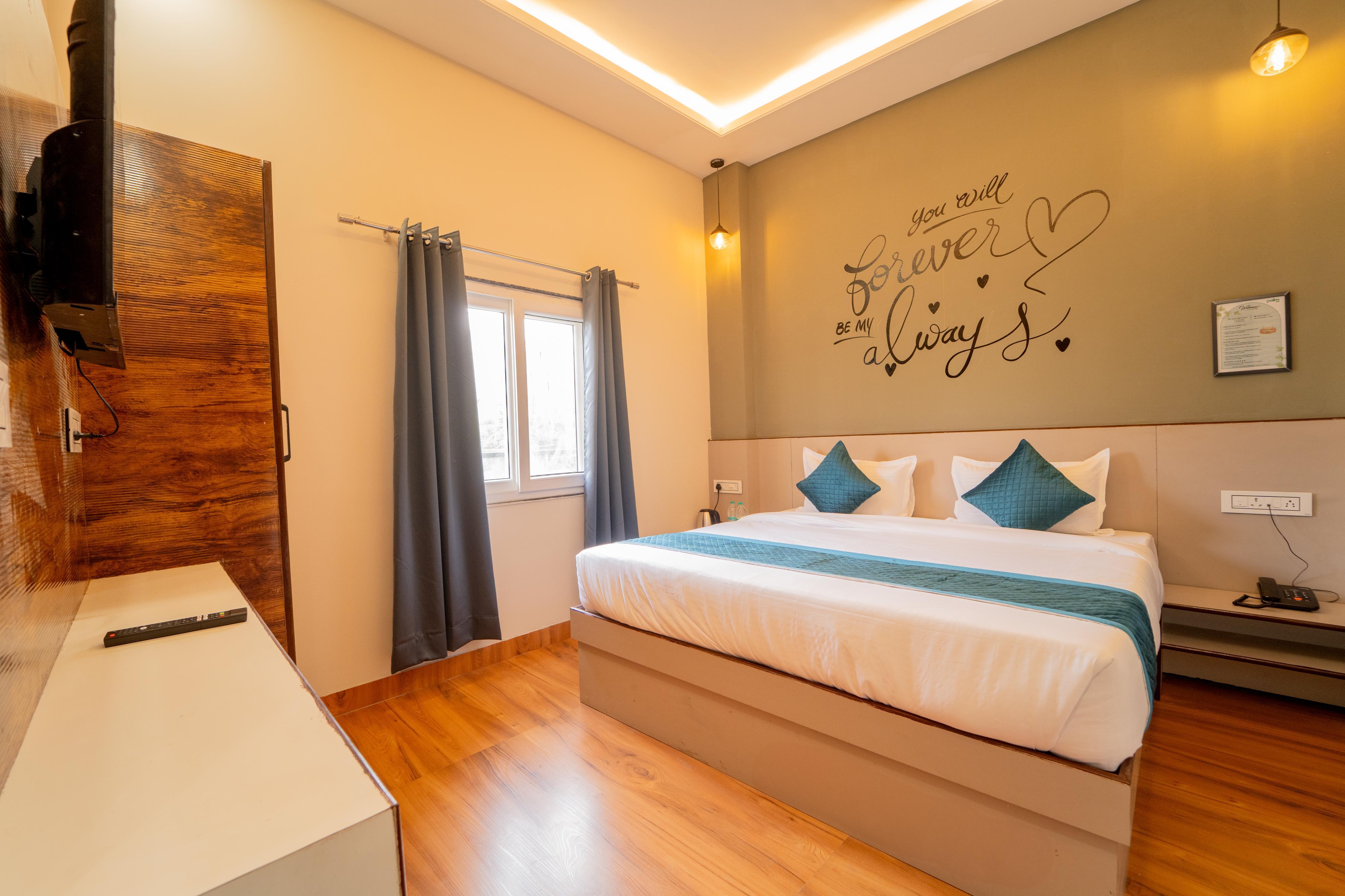 Palm Hotel Mansarovar Room Type - Suite Room