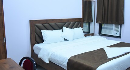 Hotel Siddharth Inn, Raipur Junction Room Type - Deluxe AC Room