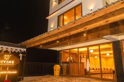 Divine The Celeste, Pelling (Pure-Veg Property)