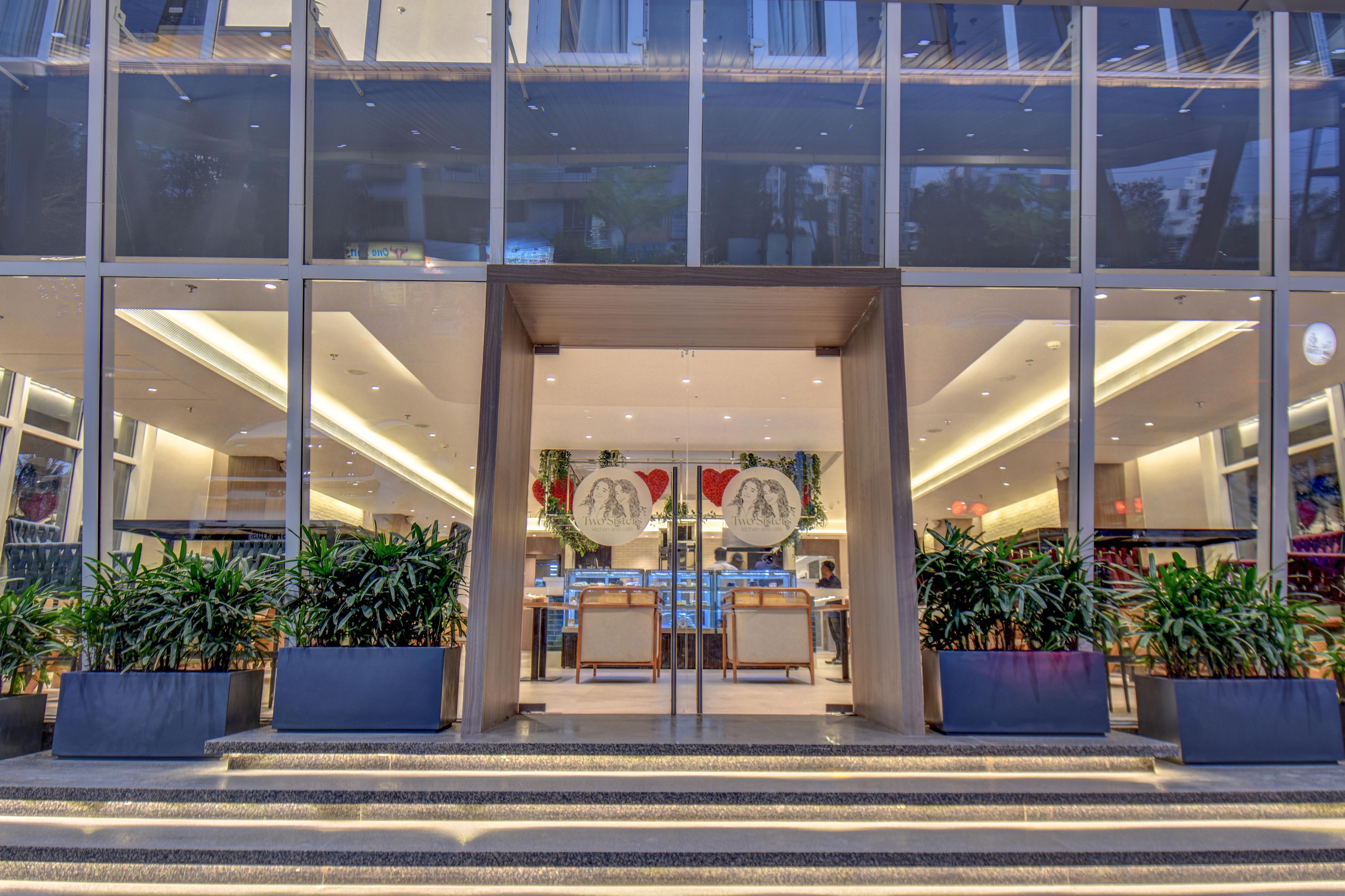 The SSK Solitaire Boutique Hotel and SPA - Tap to explore photos