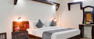 Hotel Prithvi Palace Near GZB Railway Station
