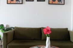 Skyline View 2bhk Apt near Oberoi Mall & NESCO